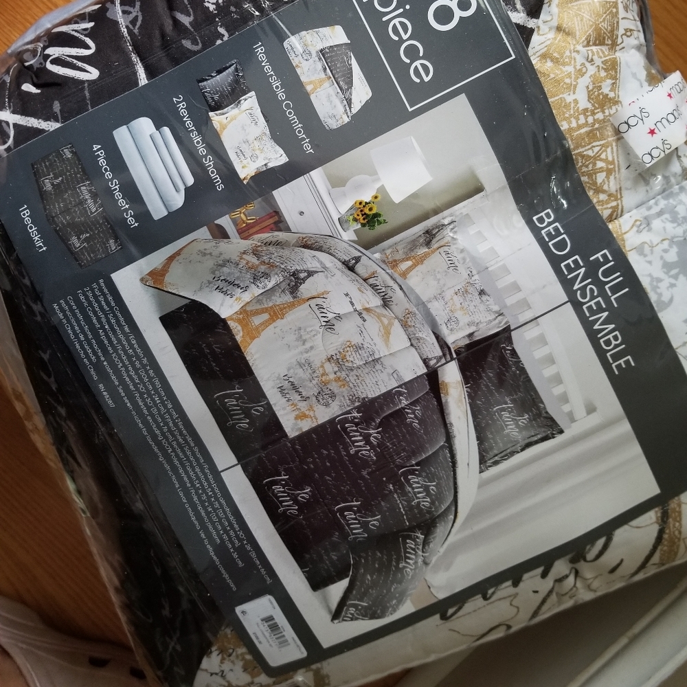 New 8-pc Bed Full Fairfield Square French/Parisian